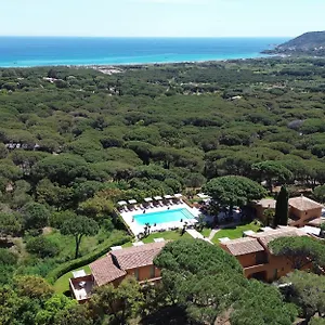 **** Hotel Les Bouis - Vue Frankreich