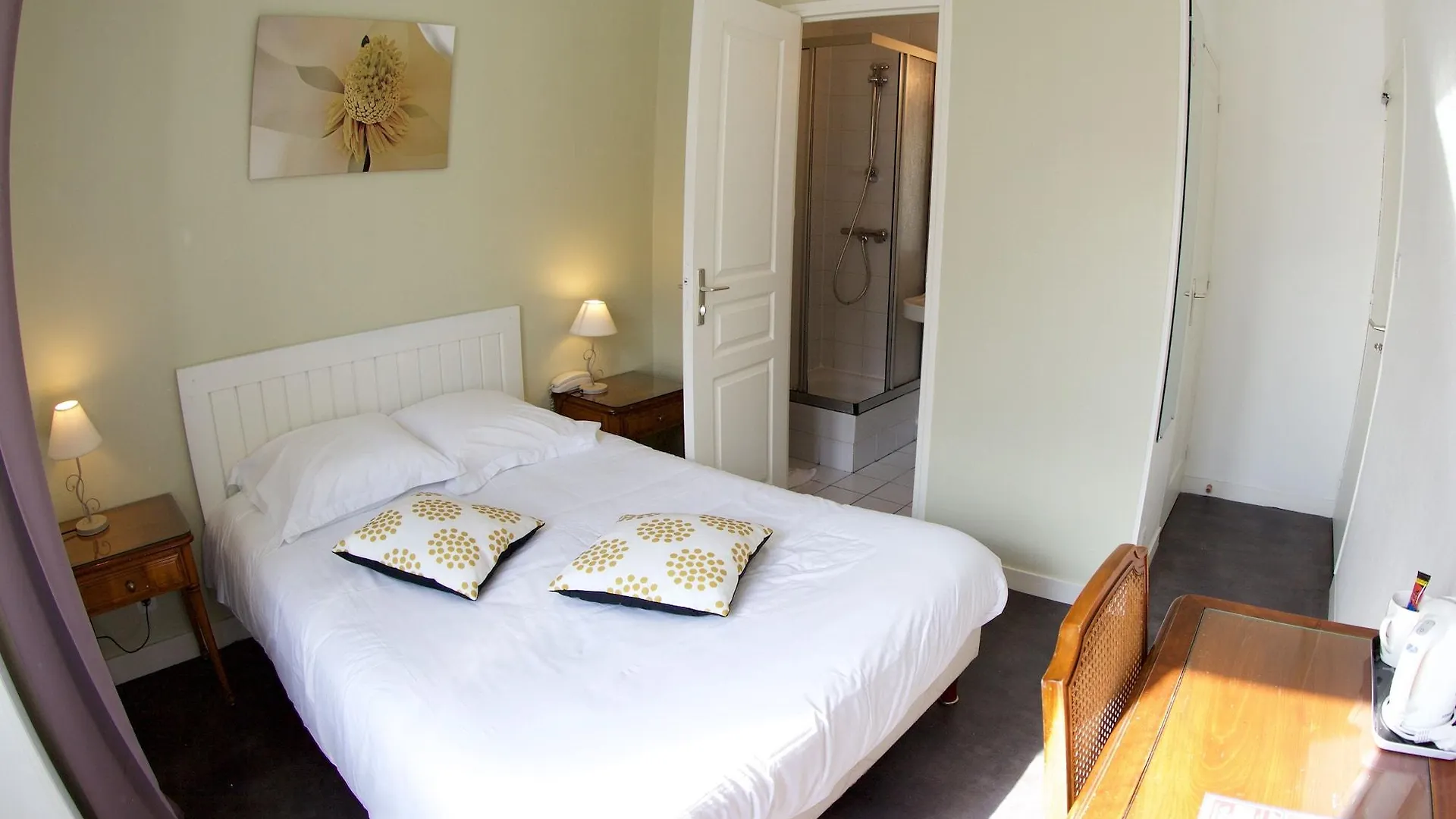 ***  Garden Hotel Rennes Centre Gare France